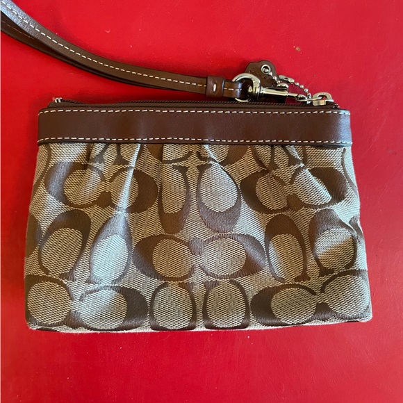 2 Coach signature C Wristlets Brown Black - Picture 4 of 13